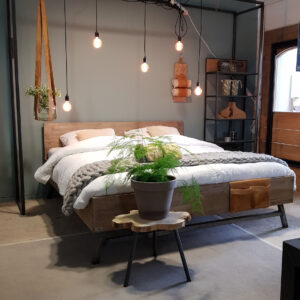 massief houten bed steel stockings ledikant viggo